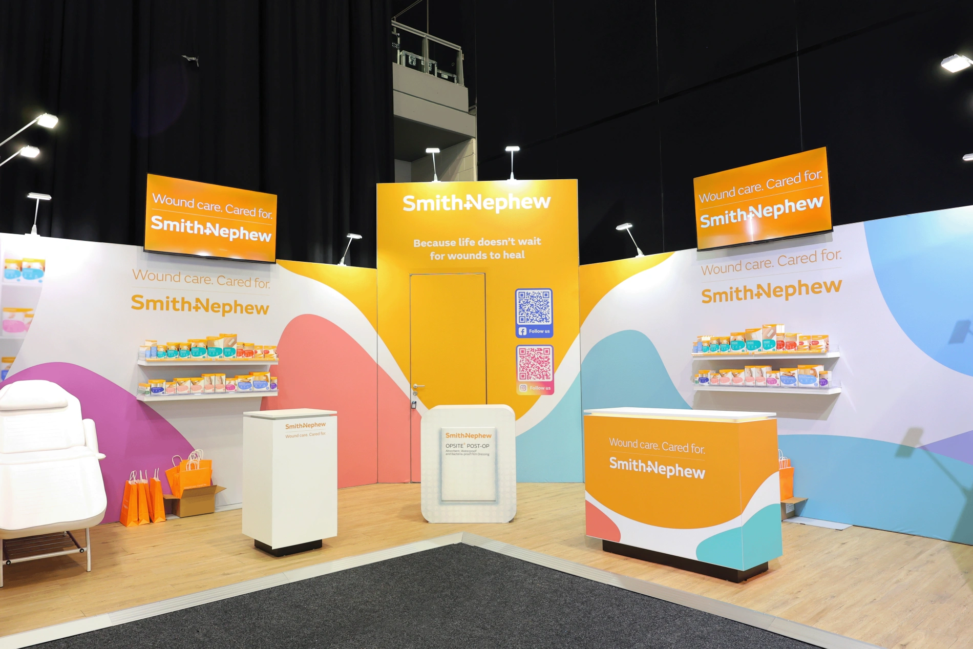 Smith & Nephew featuring custom Envision Display System
